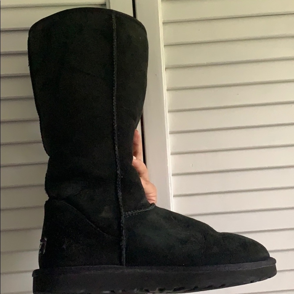 Black tall classic uggs